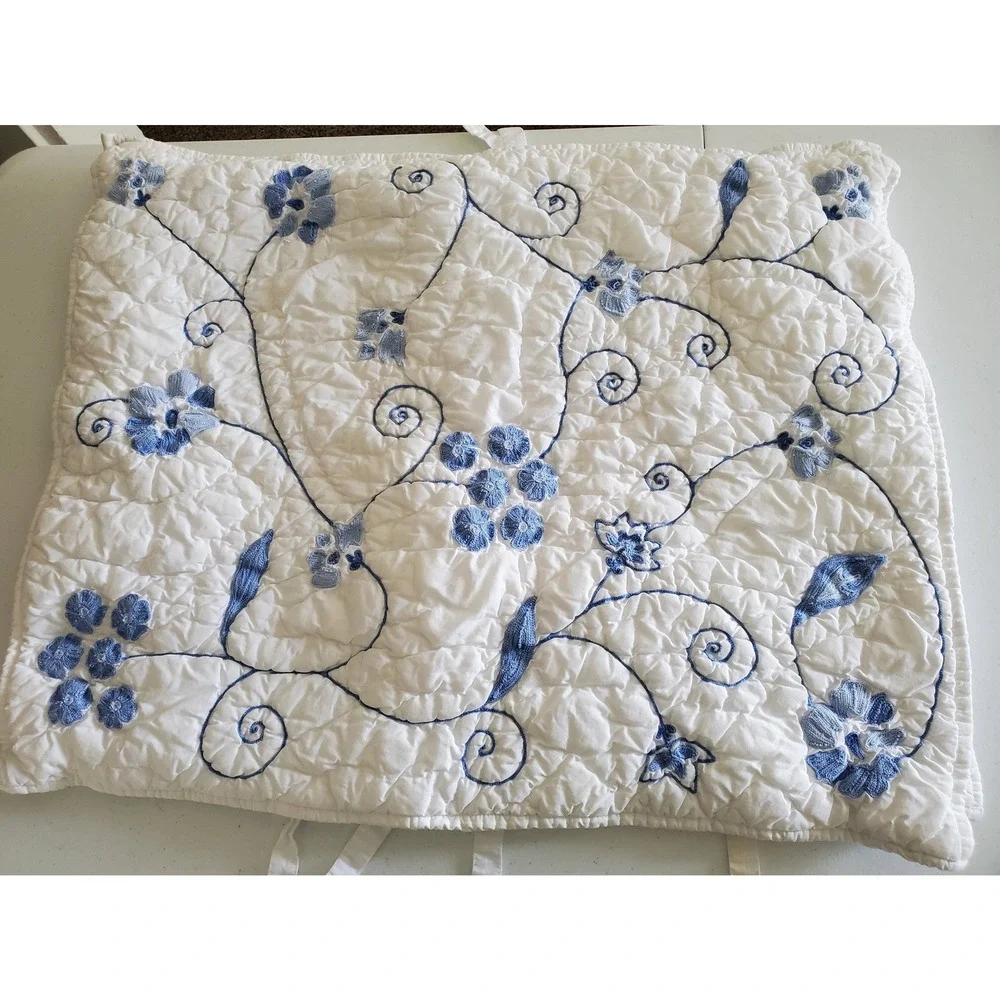 Pottery Barn‎ White Blue Floral Embroidered Quilted Standard Pillow Shams Set